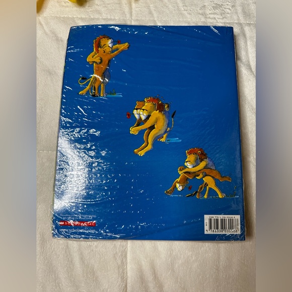 New Scholastic Literacy Children’s Book 📚 Bundle Of 10, Factory Sealed - Picture 3 of 4